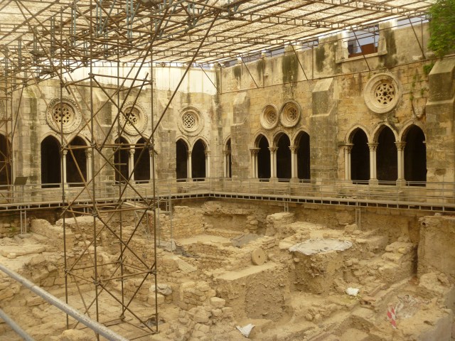Excavations in Se Cathedral Cloister