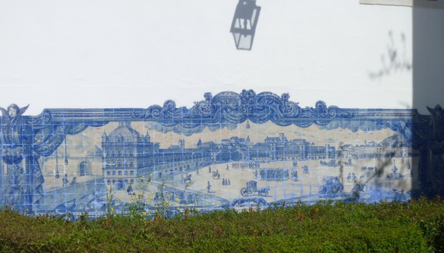 Tiled wall at Santa Luzia Square