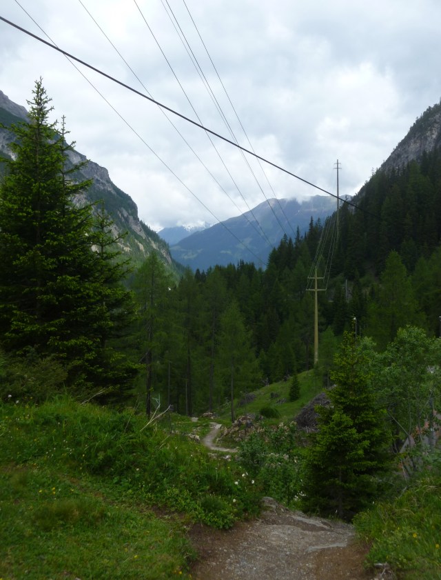 Path heads down to Bergün