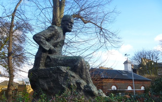 Freud Statue 1
