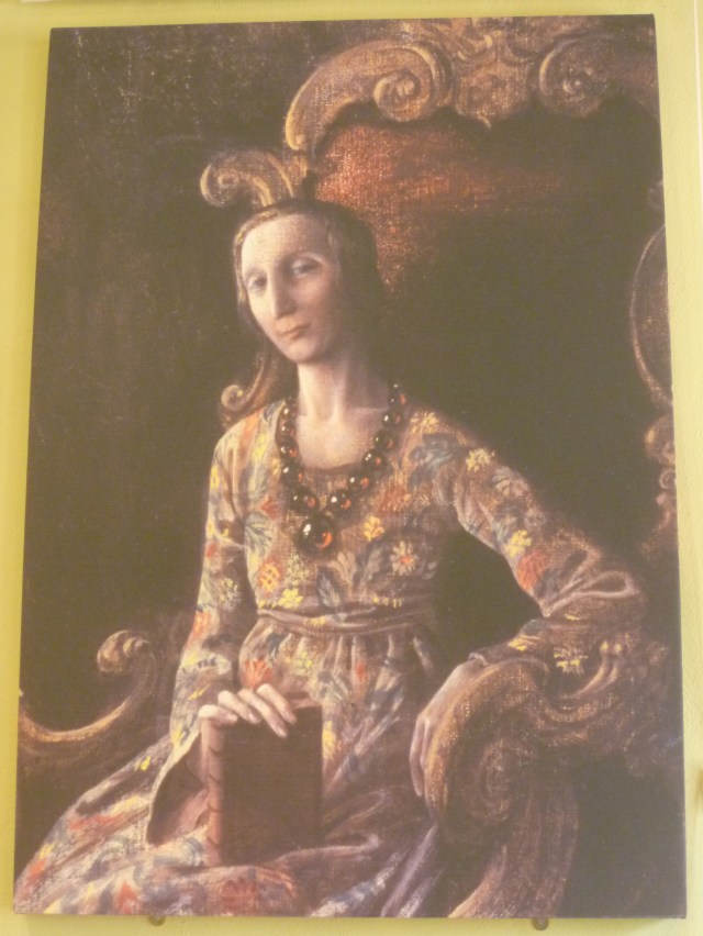 Edith oversees luncheon