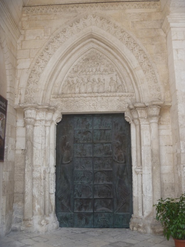 Santuario door
