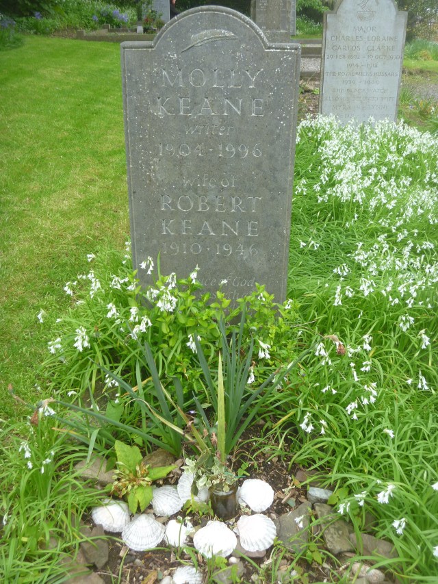 MK grave