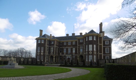 ham hse facing river