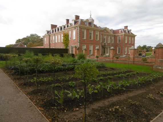 formal-veg-and-house